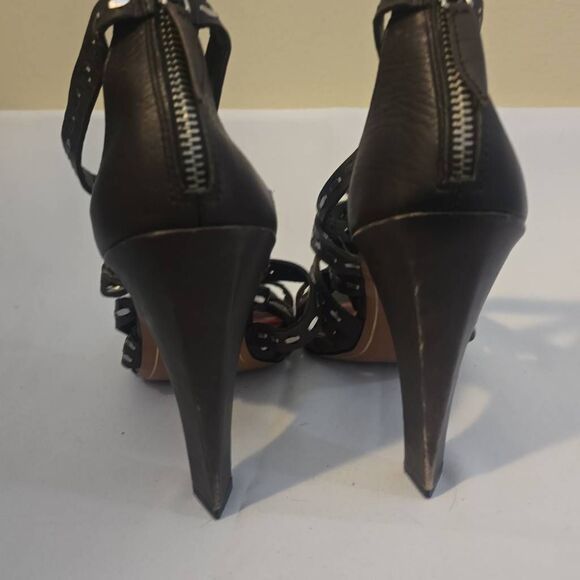 Charles Jourdan Brownish Gray Leather Sandals w/Heels, Flat Studs, Size 9, NEW - Picture 5 of 10